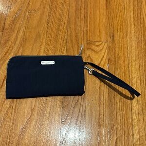 baggallini wristlet navy blue
